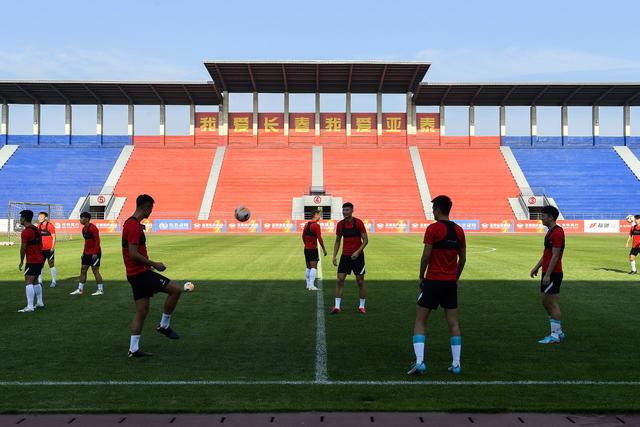 U17国足主帅上村健一：青少年球员培养需要五环并重